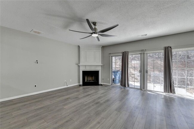 Building Photo - 4061 Howell Park Rd