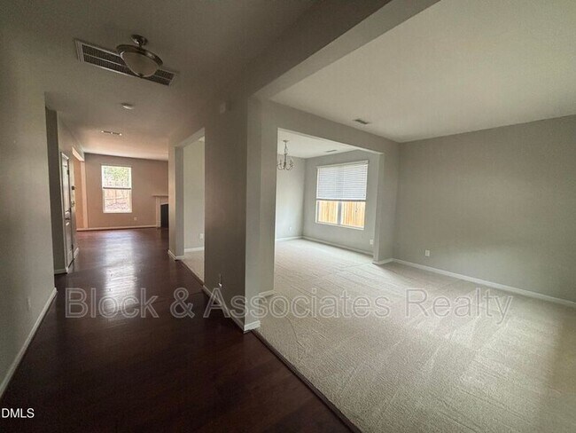 Building Photo - 4 White Spruce Ct