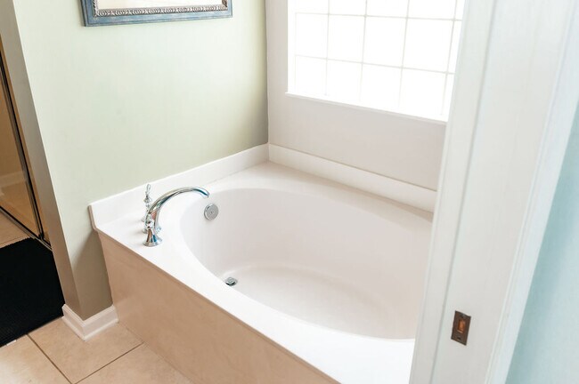 Building Photo - 2009 Paradise Oaks Ct