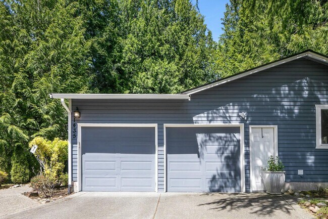 Building Photo - 3 Bedroom Sammamish Rambler in Quiet Cul d...