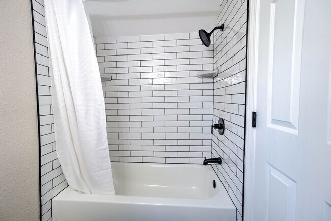 Building Photo - Rare Opportunity to Rent Main House and De...