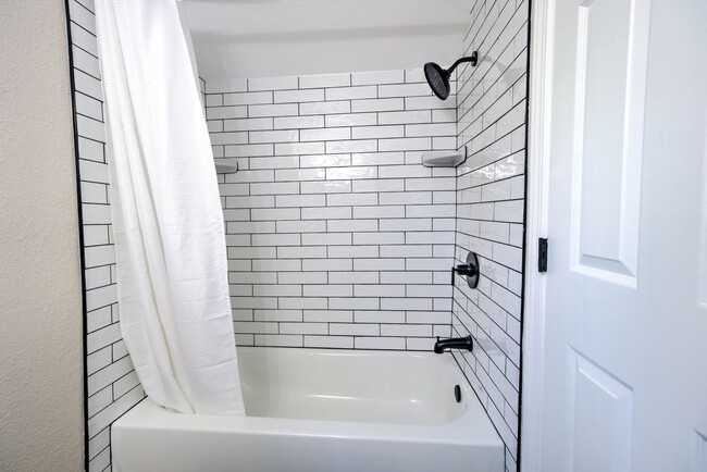 Building Photo - Renovated 1-Bedroom Cottage with Storage Shed & Gated Yard