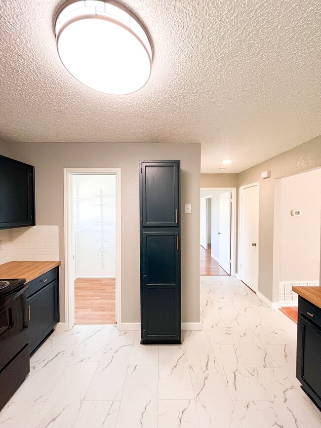 Building Photo - Available NOW!!!! This charming 2 story, 4...