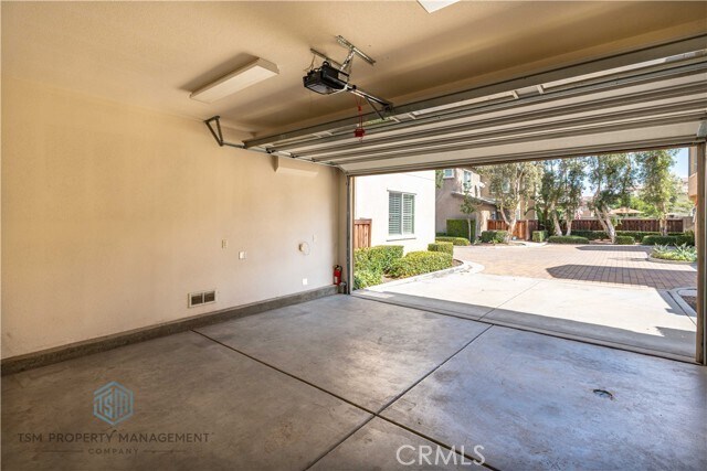 Building Photo - 314 W Pebble Creek Ln
