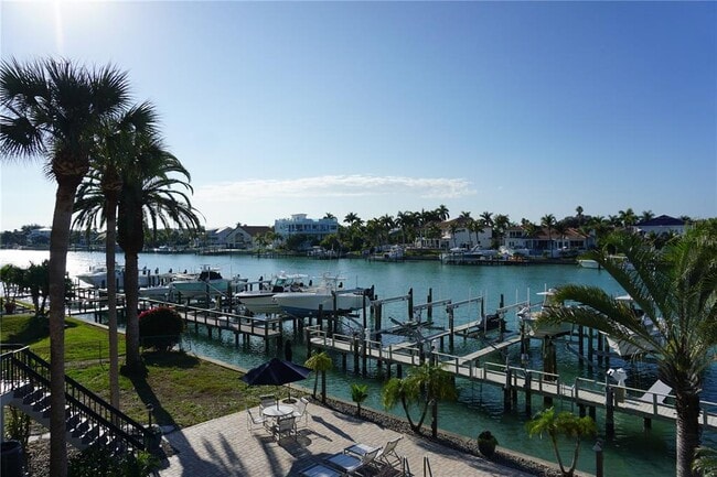 Building Photo - 534 Pinellas Bayway S