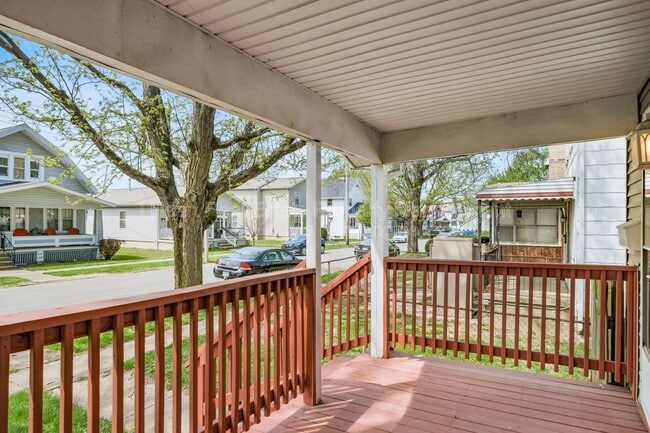 Building Photo - 32 Schultz Ave