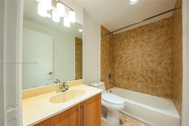 Building Photo - 7501 E Treasure Dr