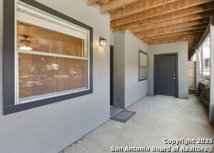 Building Photo - 661 Floral Cir
