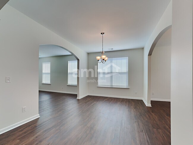 Building Photo - 435 Catalina Cut