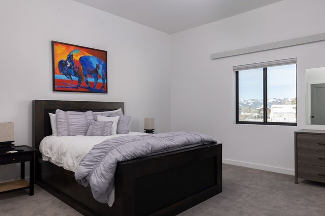 Building Photo - Fully Furnished - 2 bedroom / 2.5 unit in Victor with Garag