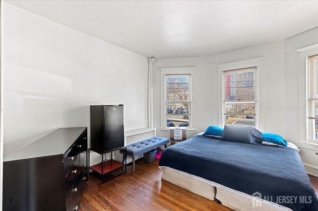 Building Photo - 104 Welton St