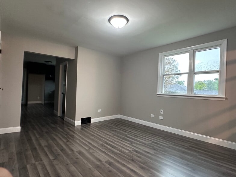Building Photo - 15237 4th Ave