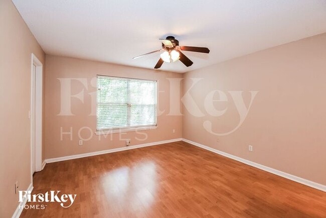 Building Photo - 5221 Glen Alan Ct S