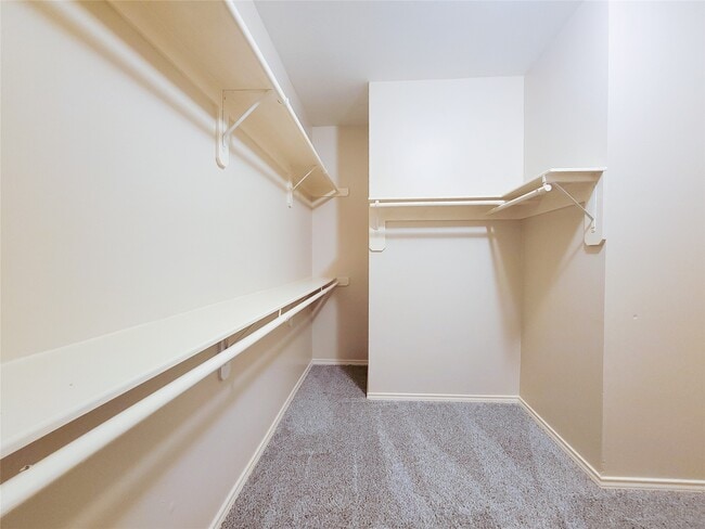 Building Photo - 4106 Creek Ridge Ln