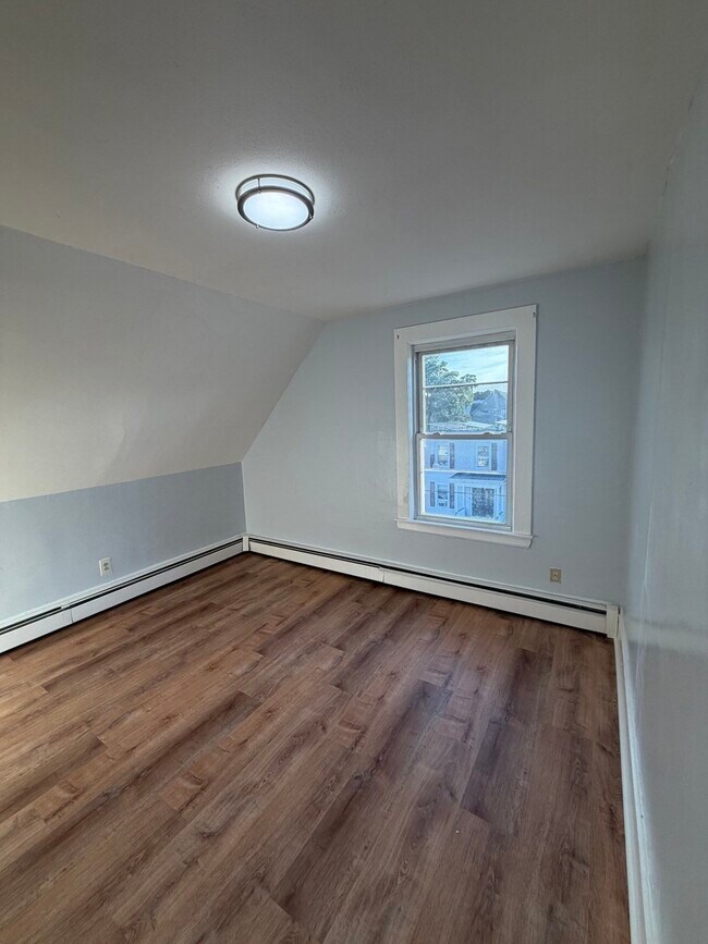 Building Photo - 55 Harwood St