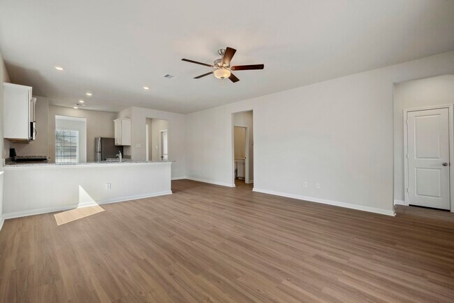 Building Photo - 335 Kingston Wy