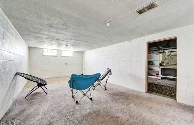 Building Photo - 3932 Meadowbrook Blvd