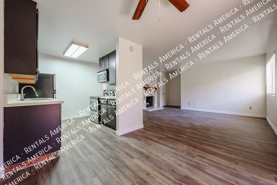 Building Photo - 5525 E Thomas Rd