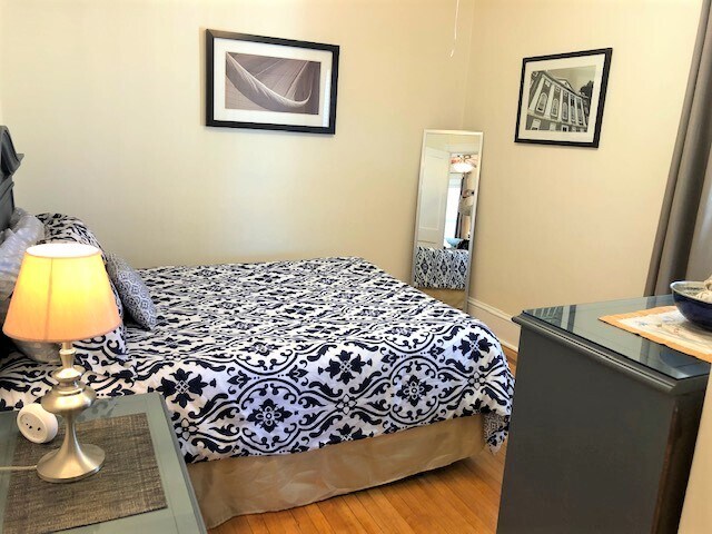 Building Photo - 168 Bremer St