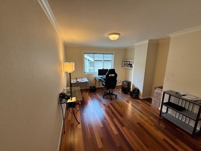 Building Photo - Beautiful Upscale Large High End Home in K...