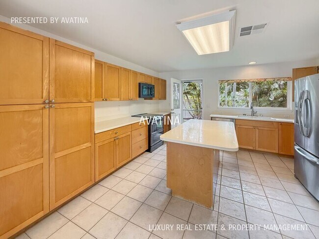 Building Photo - 91-823-823 Launahele St