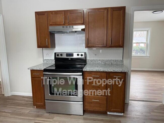 Building Photo - 17 St Genevieve Ct