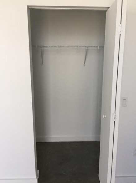 Building Photo - 151 SE 1st St