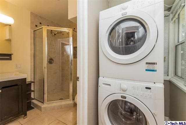 Building Photo - 1890 Las Lunas St