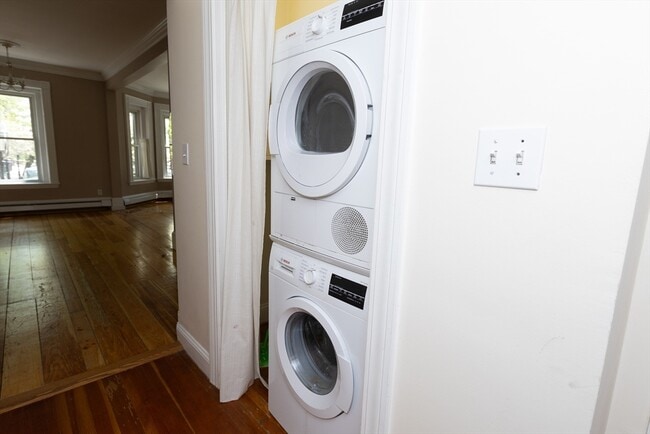 Building Photo - 29 Monument Sq