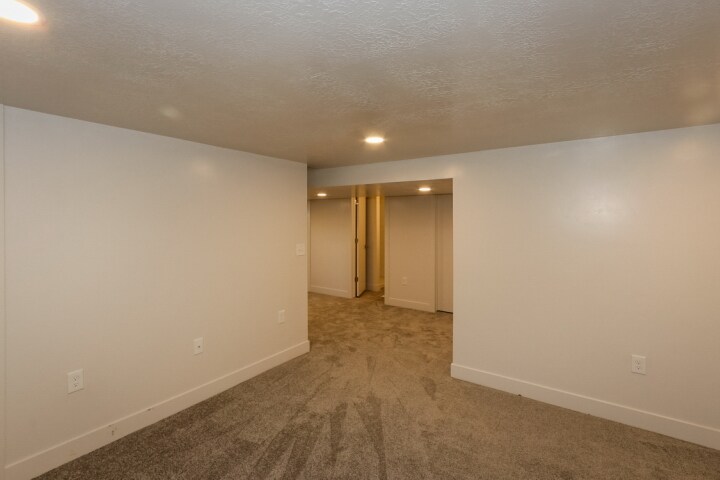 Building Photo - 8319 S Harrison Cir