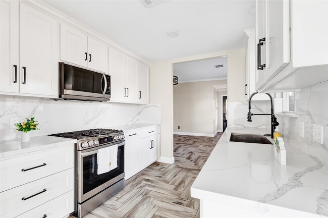 Building Photo - 12407 Clara Hills Ln