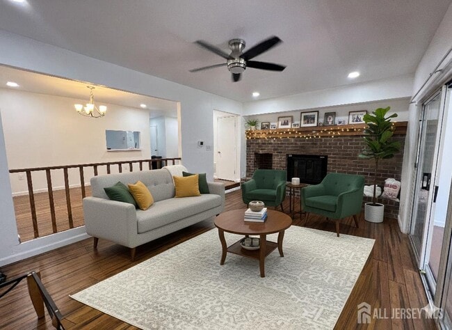 Building Photo - 68 Delancy Ct