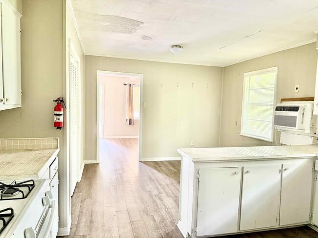 Building Photo - 2030 Colorado St