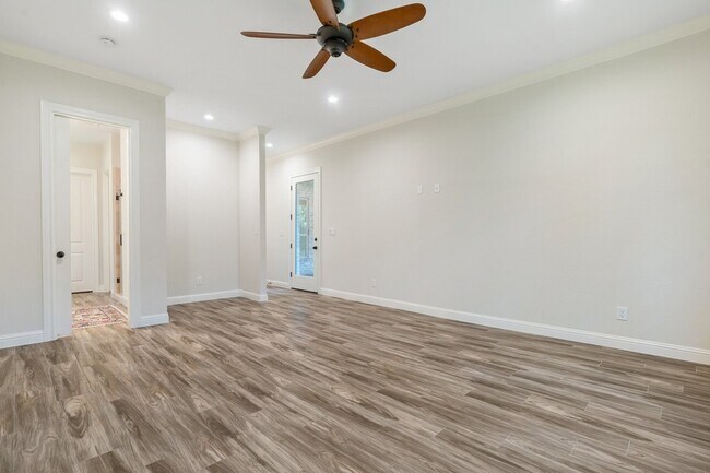 Building Photo - 12110 W Tara Plantation Dr