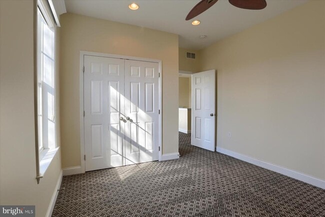 Building Photo - 978 Powder Horn Dr