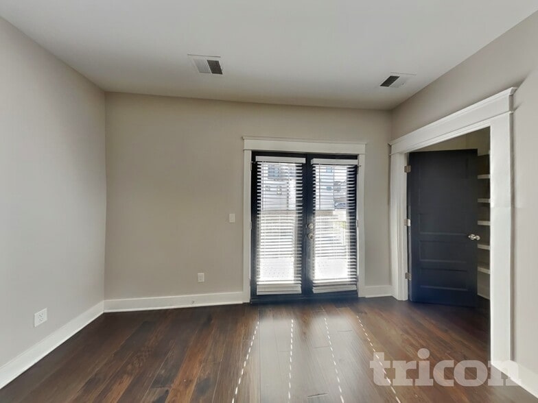 Building Photo - 6813 Charlotte Pike