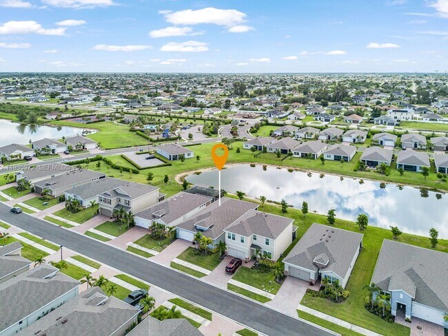 Building Photo - 425 Coral Reef Pl