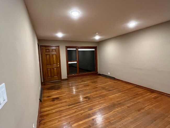 Building Photo - 601 E Mumford Dr