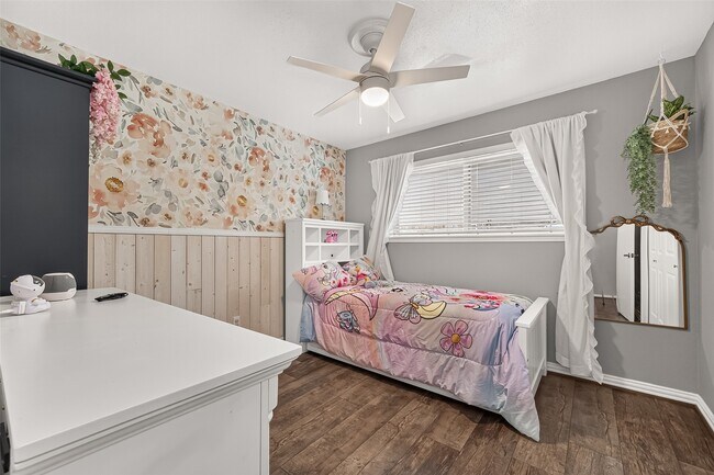 Building Photo - 23011 Fox Hunt Dr