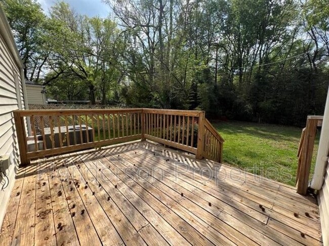 Building Photo - 1256 Edgewood Rd