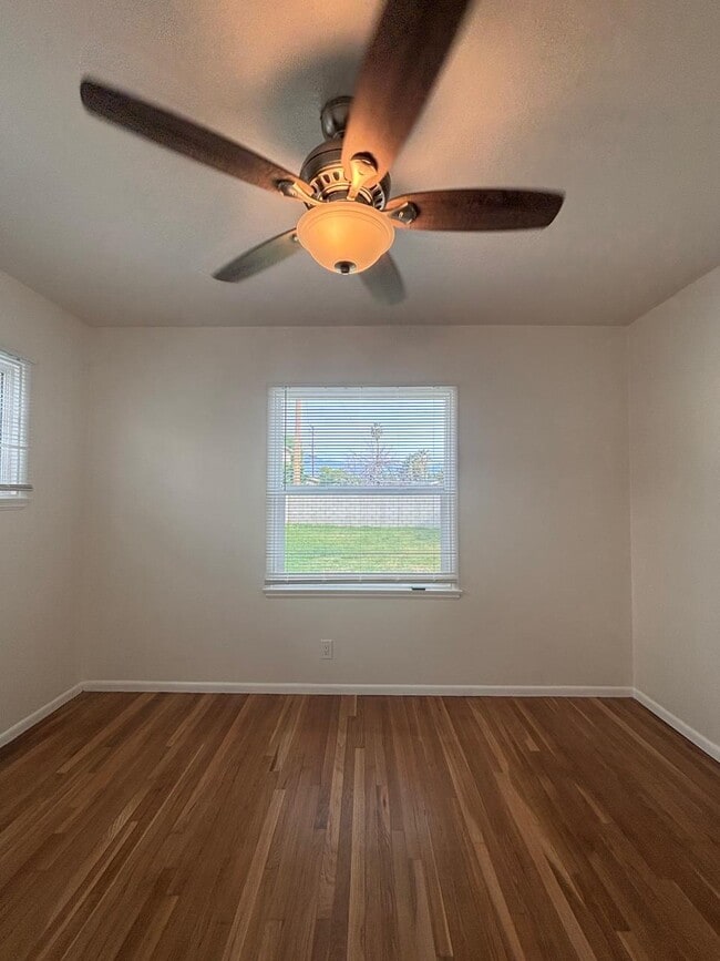 Building Photo - 12147 Hallwood Dr