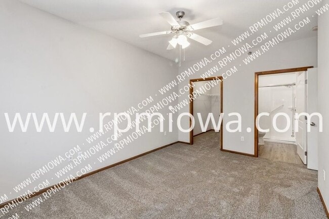 Building Photo - 1632 NW Prairie Lakes Dr