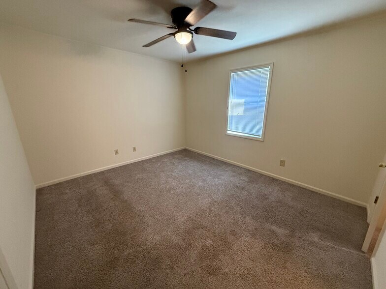 Building Photo - 586 Franklin St