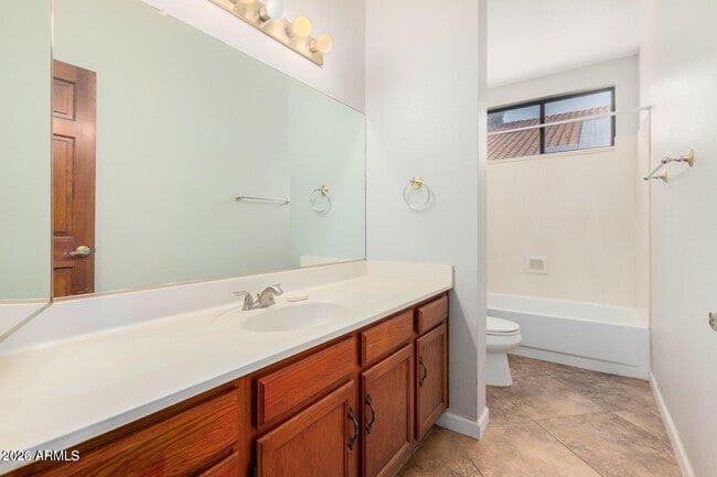 Building Photo - 3706 N Wintergreen Way