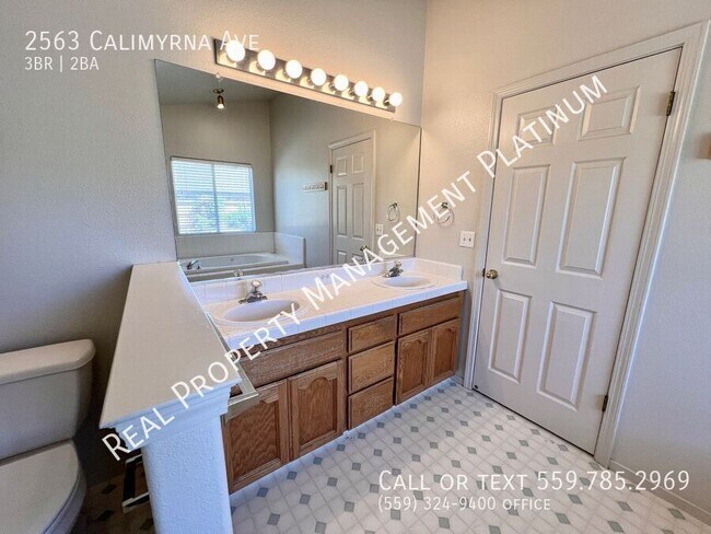 Building Photo - 2563 Calimyrna Ave