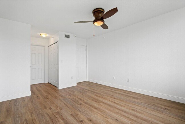 Building Photo - 135 Yacht Club Way