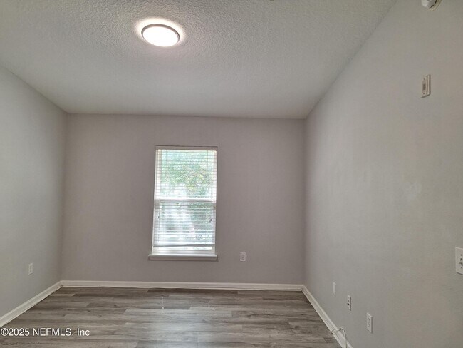 Building Photo - 8192 Cabin Lake Cir
