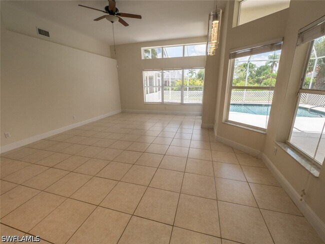 Building Photo - 11394 Waterford Village Dr