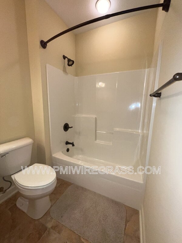 Building Photo - 306 Hidden Creek Cir