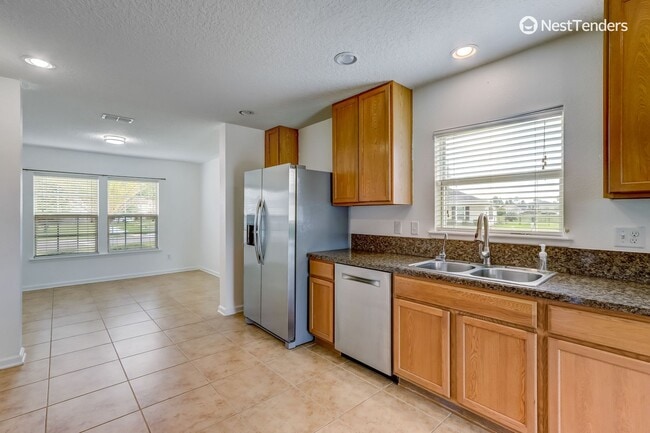 Building Photo - Five Bedrooms in Yulee's TCP!